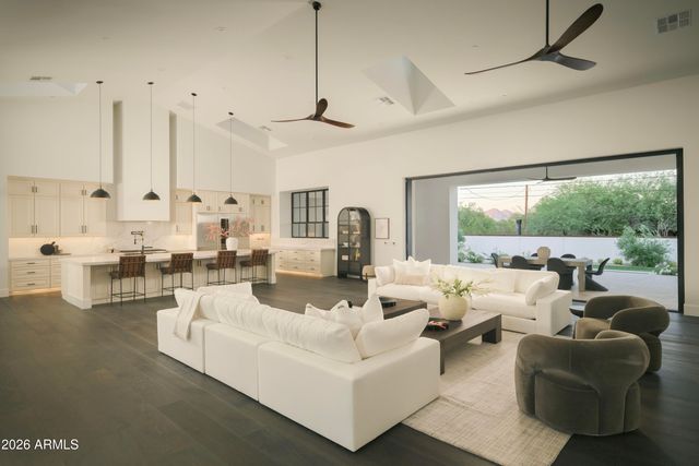 10229 N 64th Street, Paradise Valley, AZ 85253