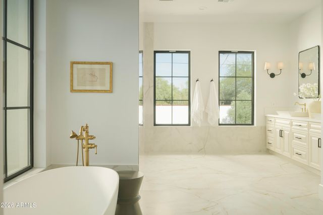10229 N 64th Street, Paradise Valley, AZ 85253