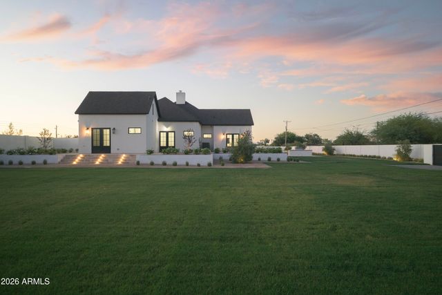 10229 N 64th Street, Paradise Valley, AZ 85253