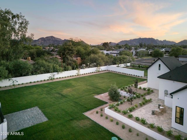 10229 N 64th Street, Paradise Valley, AZ 85253