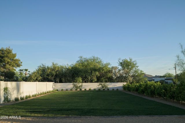 10229 N 64th Street, Paradise Valley, AZ 85253