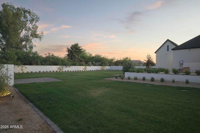10229 N 64th Street, Paradise Valley, AZ 85253