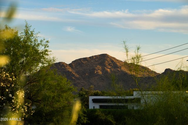 10229 N 64th Street, Paradise Valley, AZ 85253