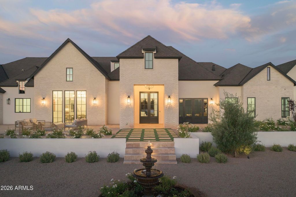 10229 N 64th Street, Paradise Valley, AZ 85253