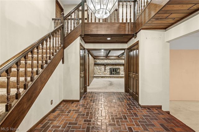 38500 Chagrin Boulevard, Moreland Hills, OH 44022
