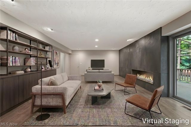 38500 Chagrin Boulevard, Moreland Hills, OH 44022
