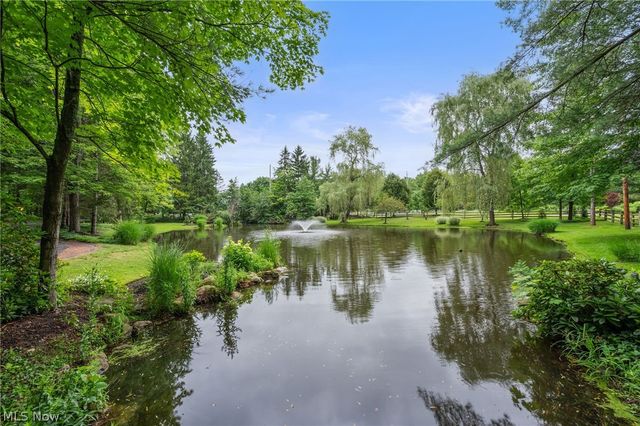38500 Chagrin Boulevard, Moreland Hills, OH 44022