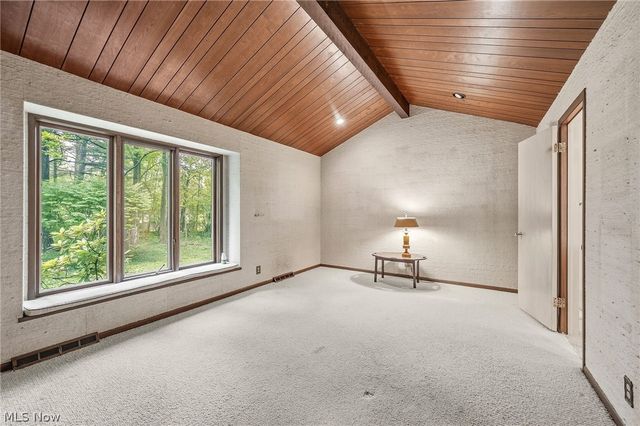 38500 Chagrin Boulevard, Moreland Hills, OH 44022