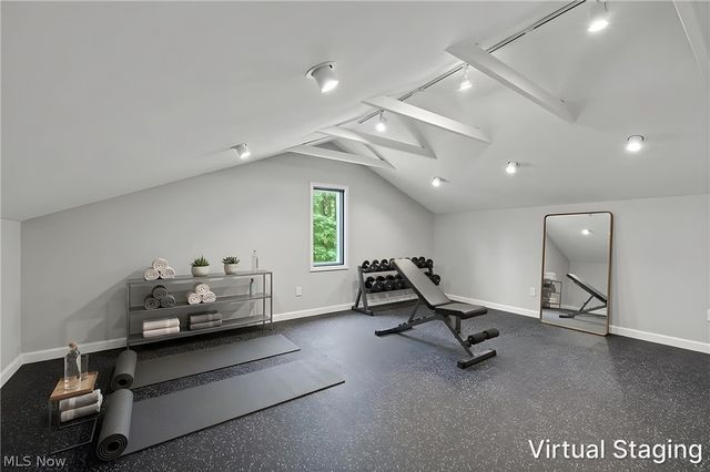 38500 Chagrin Boulevard, Moreland Hills, OH 44022