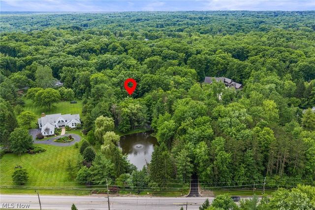 38500 Chagrin Boulevard, Moreland Hills, OH 44022