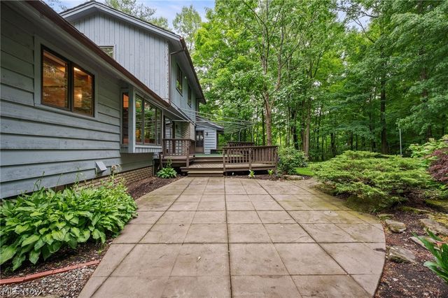 38500 Chagrin Boulevard, Moreland Hills, OH 44022