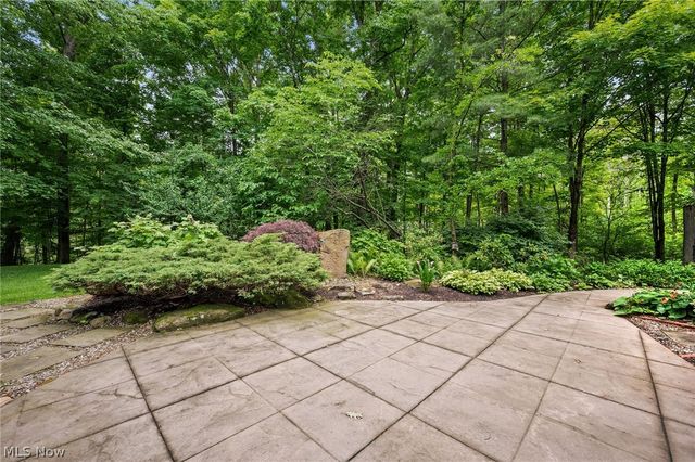 38500 Chagrin Boulevard, Moreland Hills, OH 44022