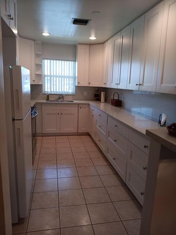 5730 FERNLEY Drive E 27, West Palm Beach, FL 33415