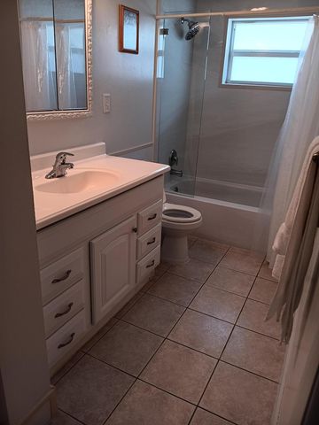 5730 FERNLEY Drive E 27, West Palm Beach, FL 33415