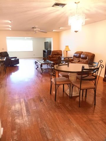 5730 FERNLEY Drive E 27, West Palm Beach, FL 33415
