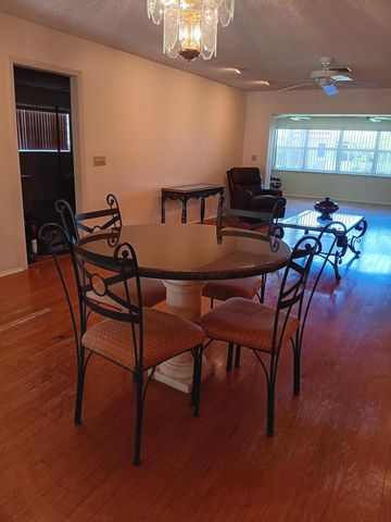 5730 FERNLEY Drive E 27, West Palm Beach, FL 33415