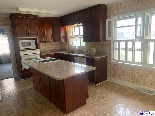 1600 Maple Drive, Dillon, SC 29536