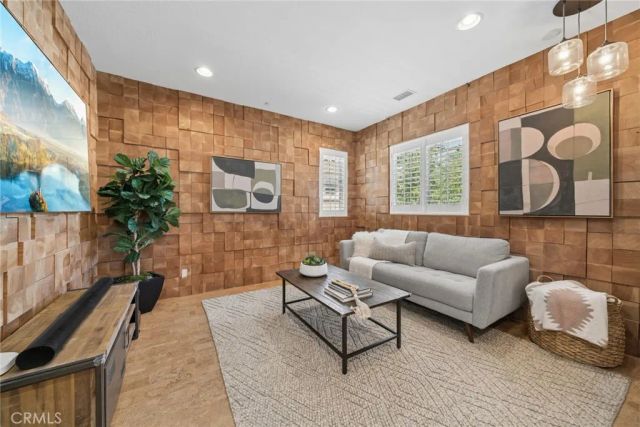 10 Wild Rose, Lake Forest, CA 92630