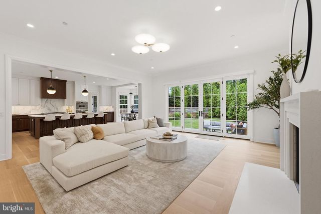 3939 52ND ST NW, Washington, DC 20016
