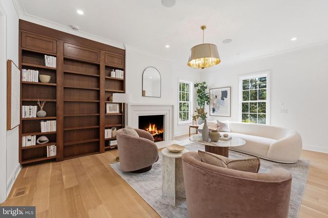 3939 52ND ST NW, Washington, DC 20016