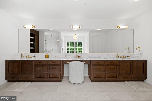 3939 52ND ST NW, Washington, DC 20016