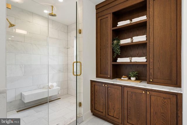3939 52ND ST NW, Washington, DC 20016