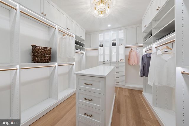 3939 52ND ST NW, Washington, DC 20016