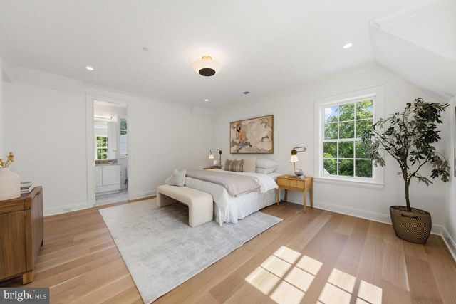 3939 52ND ST NW, Washington, DC 20016