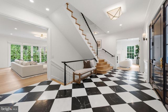 3939 52ND ST NW, Washington, DC 20016