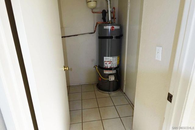 9034 Kenwood Dr 10, Spring Valley, CA 91977