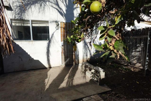 9034 Kenwood Dr 10, Spring Valley, CA 91977