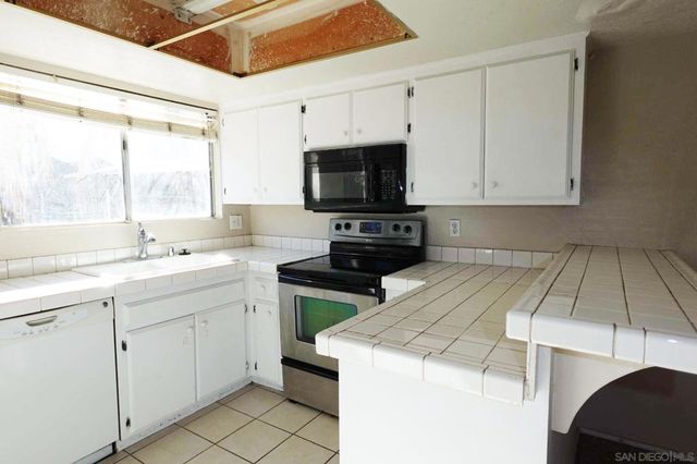 9034 Kenwood Dr 10, Spring Valley, CA 91977