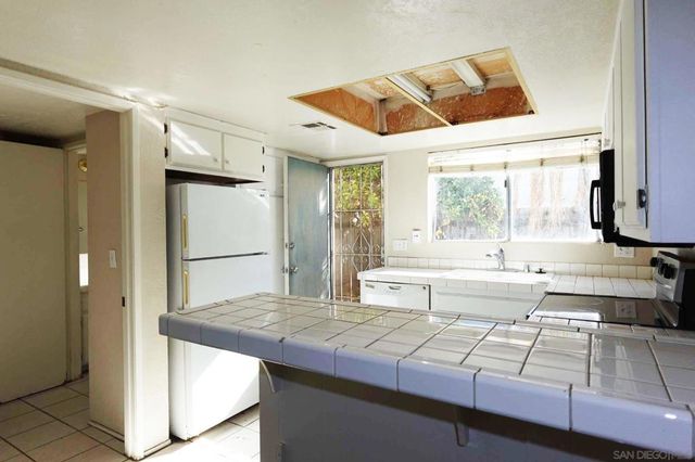 9034 Kenwood Dr 10, Spring Valley, CA 91977