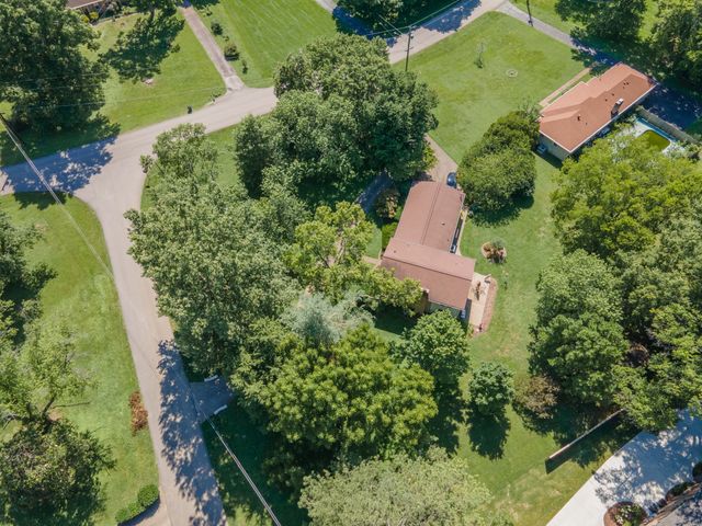 8014 Warner Rd, Brentwood, TN 37027