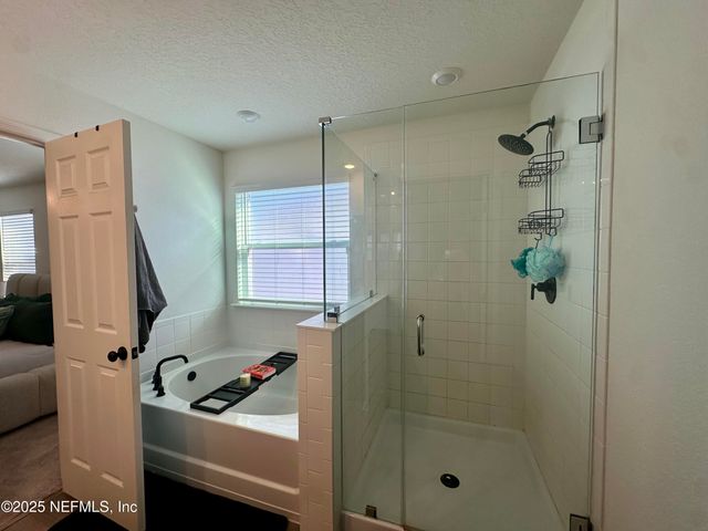 960 PANTHER LAKE Parkway, Jacksonville, FL 32221