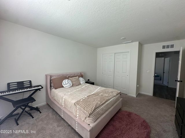 960 PANTHER LAKE Parkway, Jacksonville, FL 32221