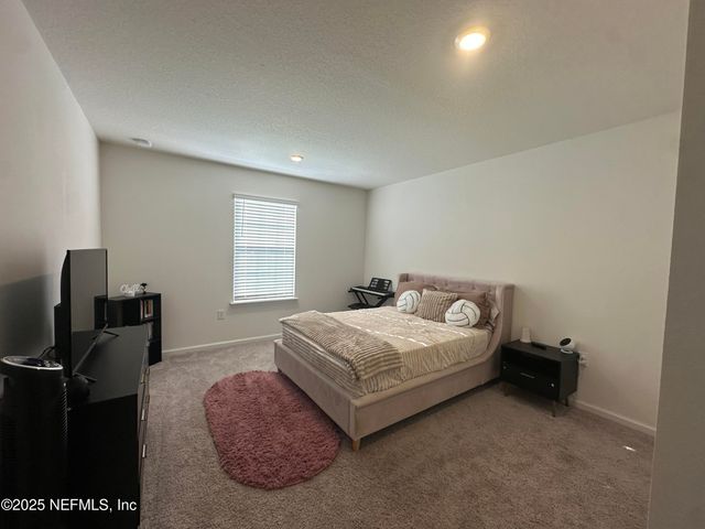 960 PANTHER LAKE Parkway, Jacksonville, FL 32221