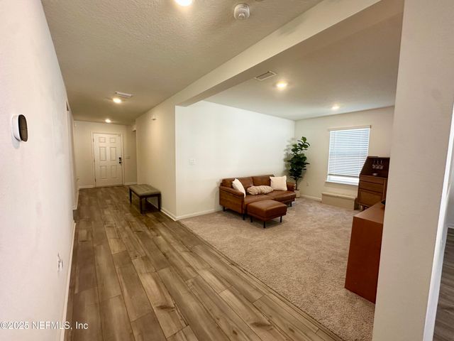 960 PANTHER LAKE Parkway, Jacksonville, FL 32221