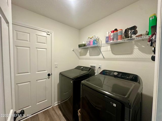 960 PANTHER LAKE Parkway, Jacksonville, FL 32221