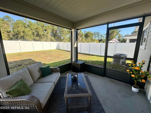 960 PANTHER LAKE Parkway, Jacksonville, FL 32221