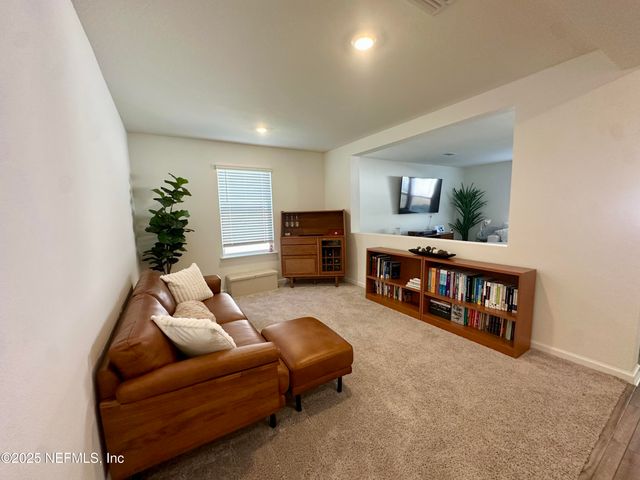 960 PANTHER LAKE Parkway, Jacksonville, FL 32221