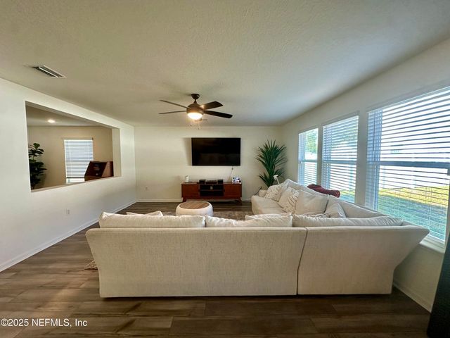 960 PANTHER LAKE Parkway, Jacksonville, FL 32221