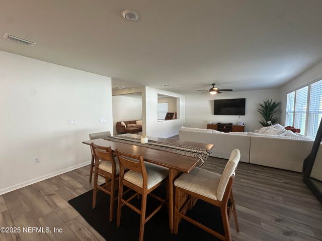 960 PANTHER LAKE Parkway, Jacksonville, FL 32221