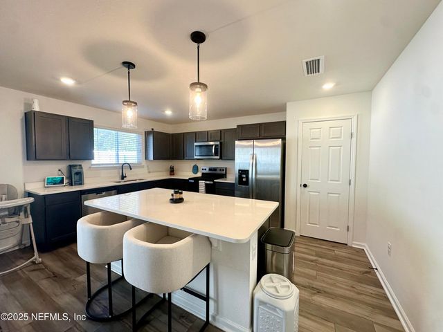 960 PANTHER LAKE Parkway, Jacksonville, FL 32221