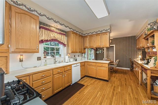 868 Natchez Drive, St Charles, MO 63303