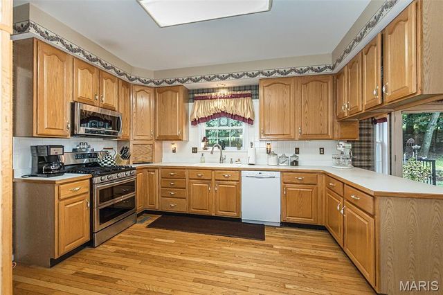 868 Natchez Drive, St Charles, MO 63303