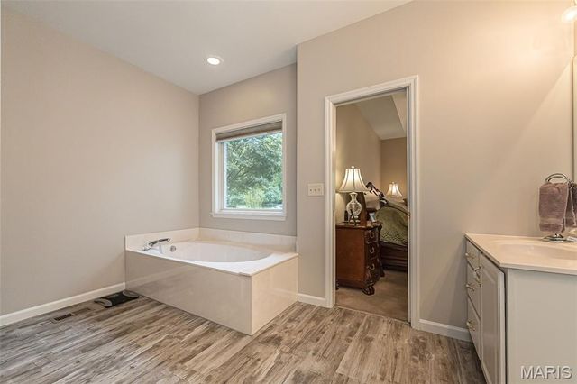 868 Natchez Drive, St Charles, MO 63303