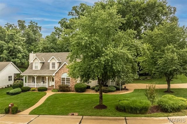 868 Natchez Drive, St Charles, MO 63303