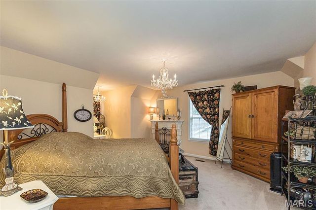868 Natchez Drive, St Charles, MO 63303