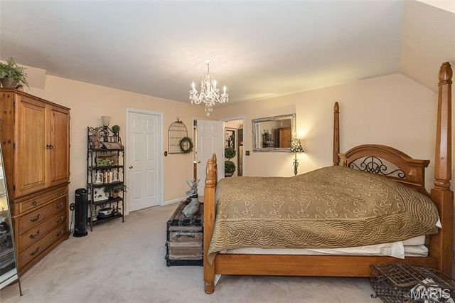868 Natchez Drive, St Charles, MO 63303